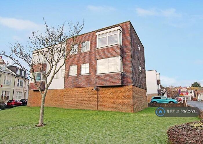 1 Bedroom Flat To Rent In Swanborough Court, Shoreham-By-Sea, BN43
