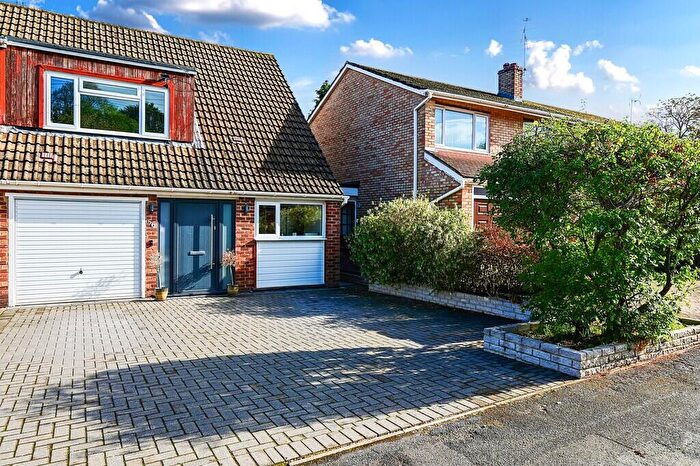 3 Bedroom Semi-Detached House For Sale In The Glebe, Blackwater, Camberley, GU17