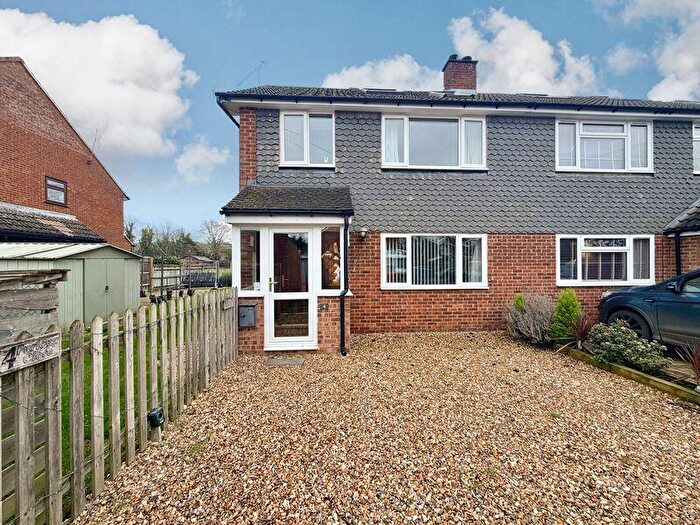 4 Bedroom Semi-Detached House For Sale In Furlong Close, Bourne End, SL8
