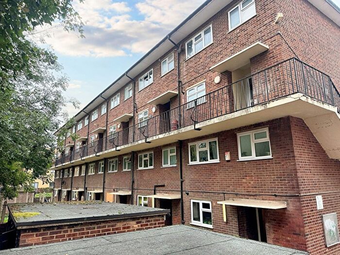 2 Bedroom Maisonette To Rent In St. Peters Path, Rochester, ME1