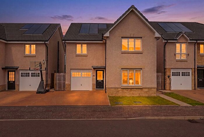4 Bedroom Detached House For Sale In Mossend Crescent, West Calder, EH55