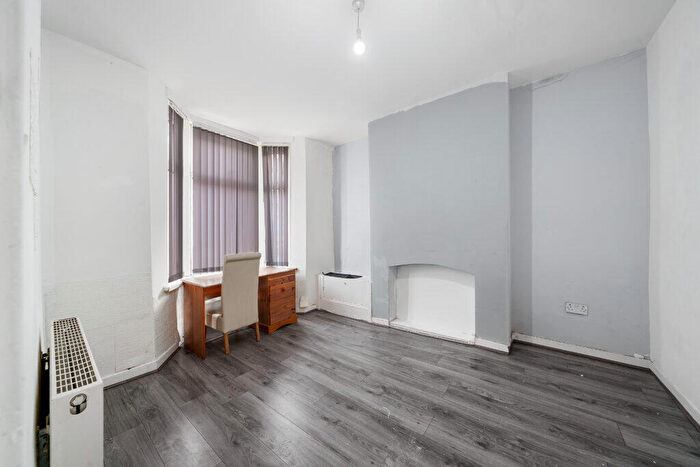 4 Bedroom Terraced House To Rent In Crouch Street, L5