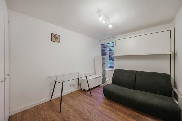 Flat To Rent In New House, Marlborough Place, NW8