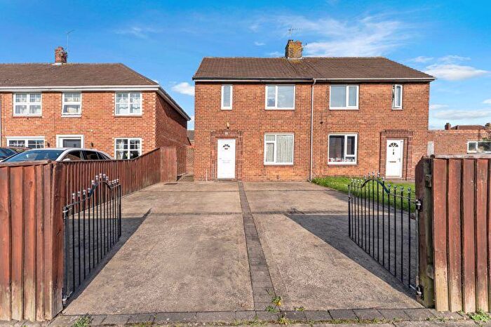 3 Bedroom Semi-Detached House For Sale In Pershore Avenue, Grimsby, DN34