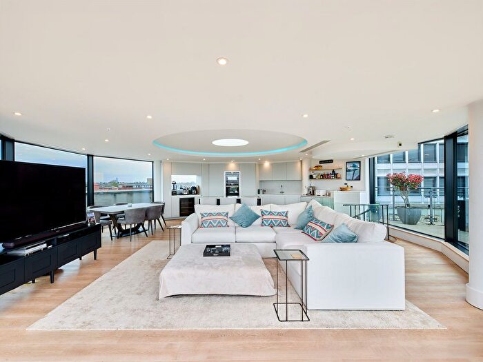 3 Bedroom Flat For Sale In Brewhouse Lane, Castle Court, SW15