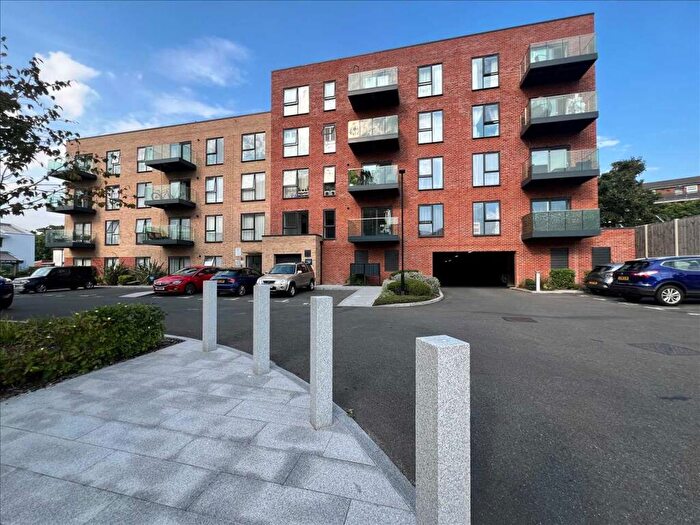 2 Bedroom Apartment To Rent In Westcliff On Sea, SS0