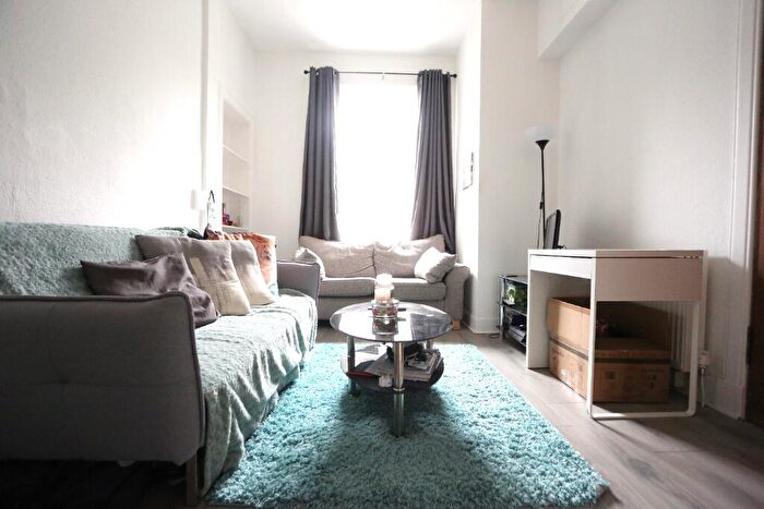 1 Bedroom Flat To Rent In Wardlaw Place, Gorgie, Edinburgh, EH11