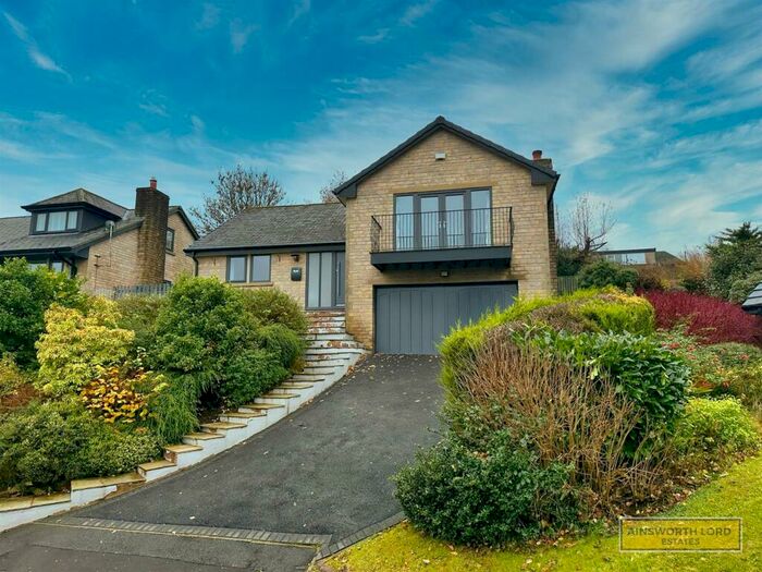 4 Bedroom Detached House To Rent In Melville Gardens, Darwen, BB3