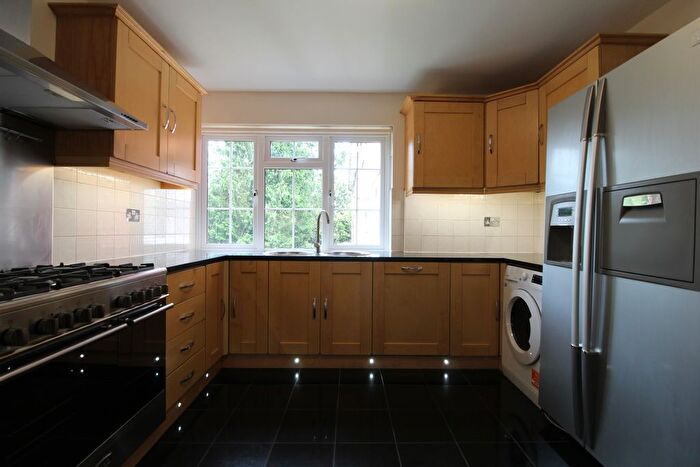 3 Bedroom Flat To Rent In Brooklyn Court, Woking, GU22