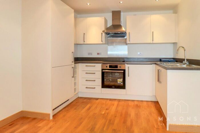 2 Bedroom Flat To Rent In Walsworth Road, Hitchin, SG4