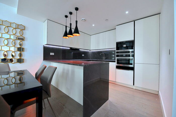 2 Bedroom Flat To Rent In Ariel House, Vaughan Way, London, E1W