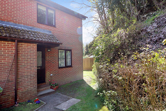 1 Bedroom Semi-Detached House For Sale In Limeway Terrace, Dorking, RH4