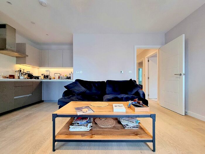 2 Bedroom Flat To Rent In Ufford Street, London, SE1