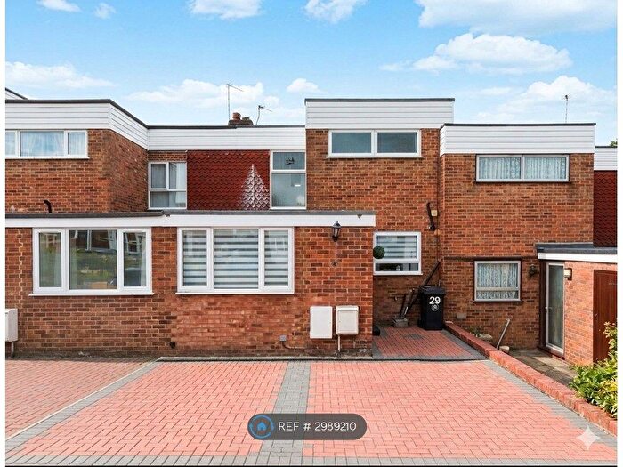 4 Bedroom Terraced House To Rent In Highfield Avenue, Orpington, BR6