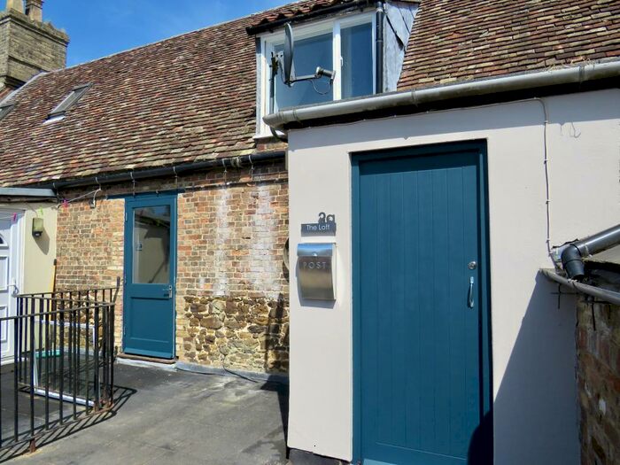 3 Bedroom Flat To Rent In High Street, Downham Market, PE38