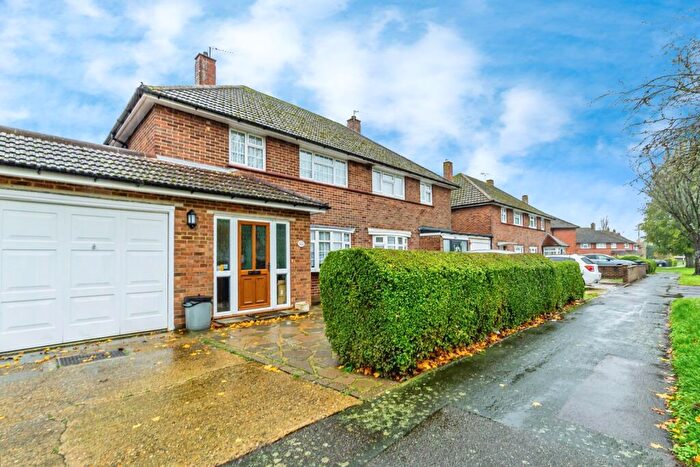 3 Bedroom Semi-Detached House For Sale In Milne Park West, New Addington, Croydon, CR0