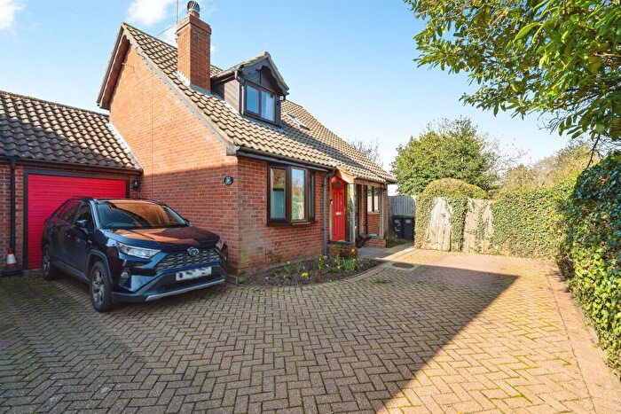 2 Bedroom Link Detached House For Sale In Nuttery Vale, Hoxne, Eye, IP21