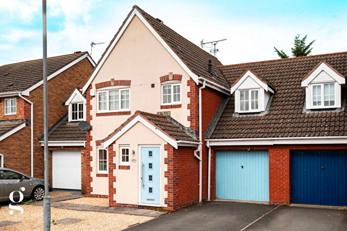3 Bedroom Semi Detached House For Sale In Warwick Road, Lower Bullingham, Hereford, HR2