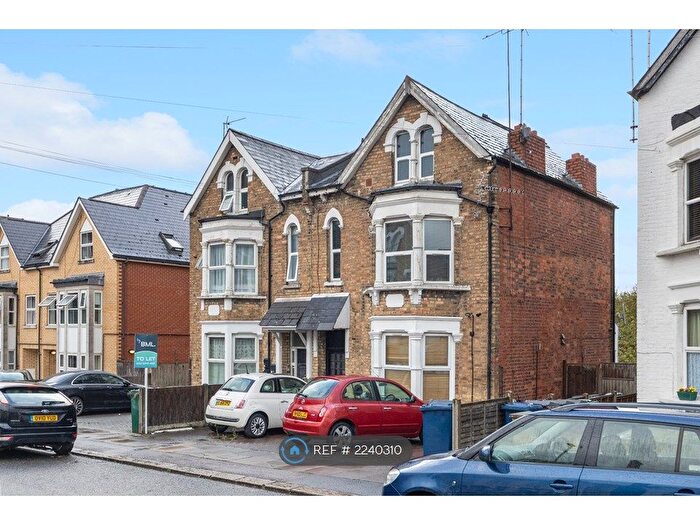 3 Bedroom Flat To Rent In Beaconsfield Road, London, N11