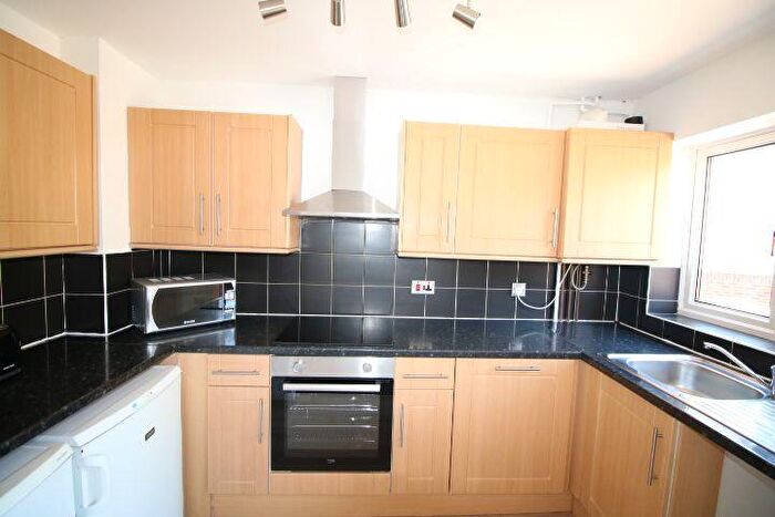 3 Bedroom Semi-Detached House To Rent In Romney Road, Chatham, ME5