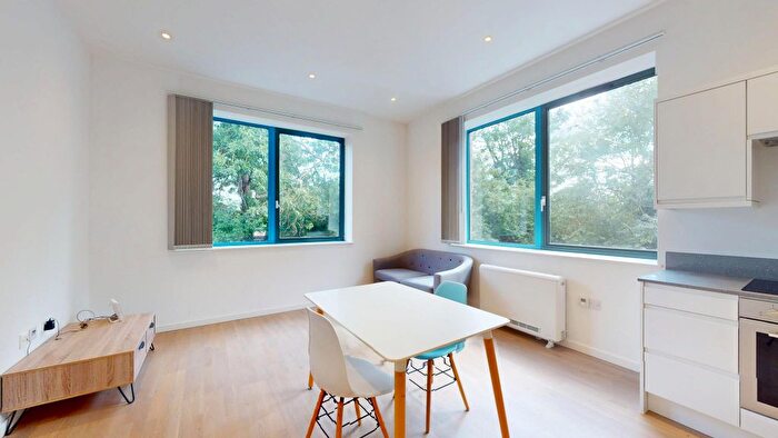 1 Bedroom Flat To Rent In Riverbank Way, Brentford, TW8