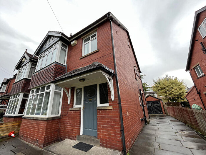 4 Bedroom Semi-Detached House To Rent In Becketts Park Drive, Leeds, West Yorkshire, LS6