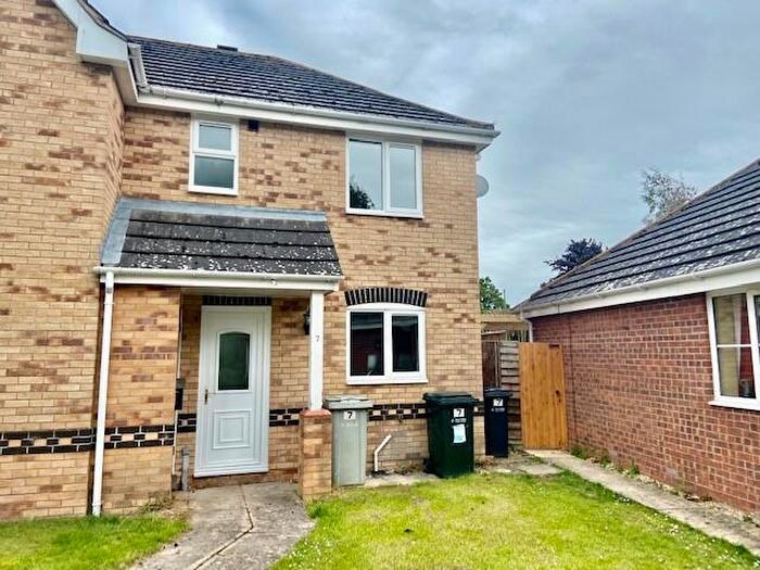 3 Bedroom Semi-Detached House To Rent In Bradley Close, Louth, LN11