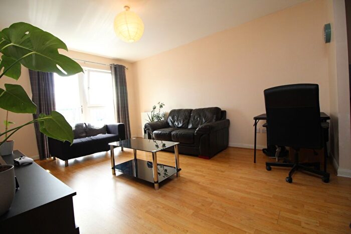 2 Bedroom Flat To Rent In Barrland Street, Pollockshields, Glasgow, G41