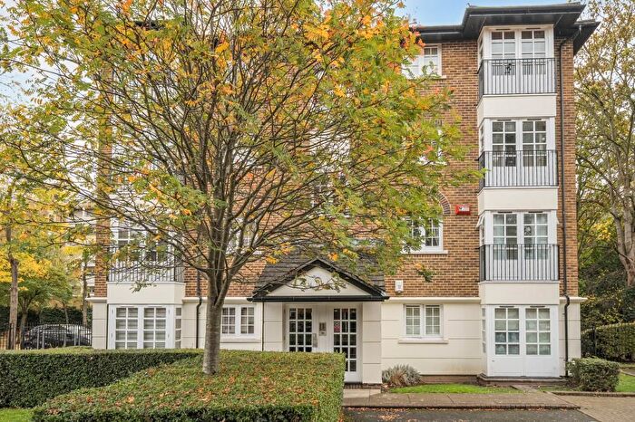 1 Bedroom Flat To Rent In Selhurst Close, Wimbledon, SW19