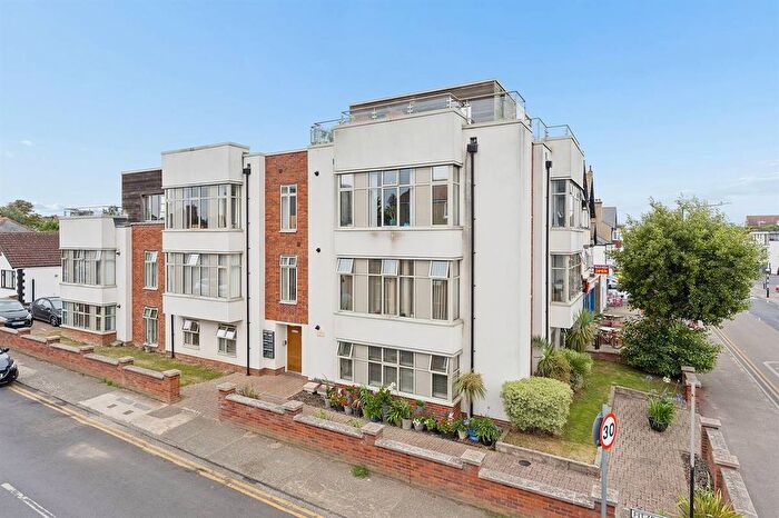 2 Bedroom Flat For Sale In Fitzroy Road, Tankerton, Whitstable, CT5
