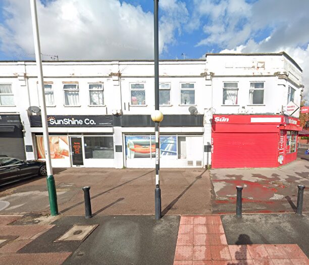 2 Bedroom Flat To Rent In Heath Park Road, Romford, Essex, RM2