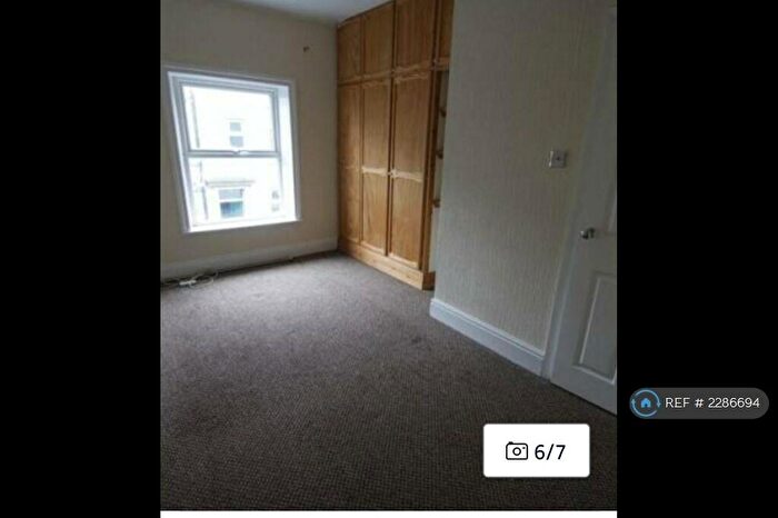 1 Bedroom Terraced House To Rent In Whitehall Street, Halifax, HX3