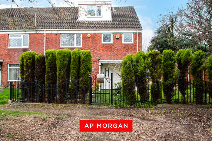 5 Bedroom Semi-Detached House For Sale In Heronfield Close, Redditch, Worcestershire, B98