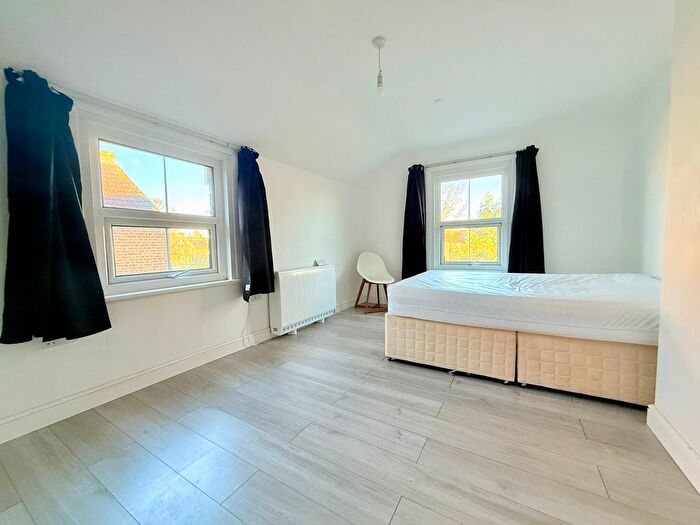 Studio To Rent In Brownhill Road, London, SE6