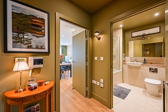 1 Bedroom Flat For Sale In Bramble Path, Tower Hamlets, London, E3