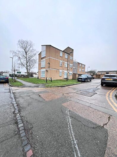 2 Bedroom Flat To Rent In Howard Close, Pinner, HA5