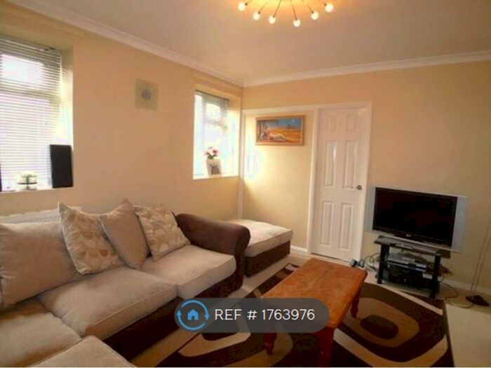 1 Bedroom Flat To Rent In Eltham, London, SE9