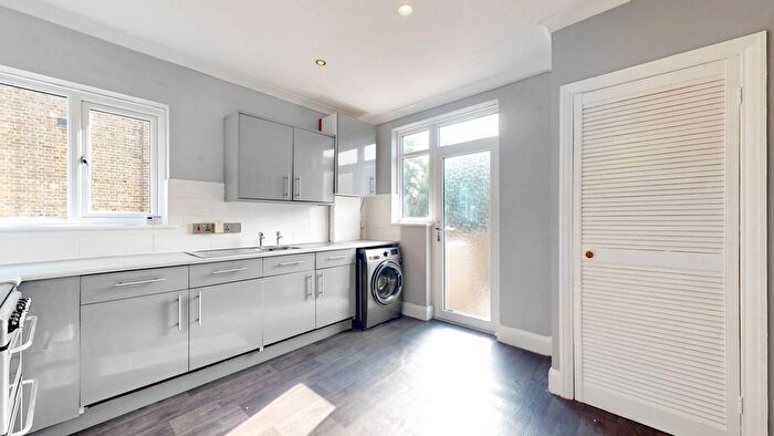 2 Bedroom Bungalow To Rent In Clock House Road, Beckenham, BR3