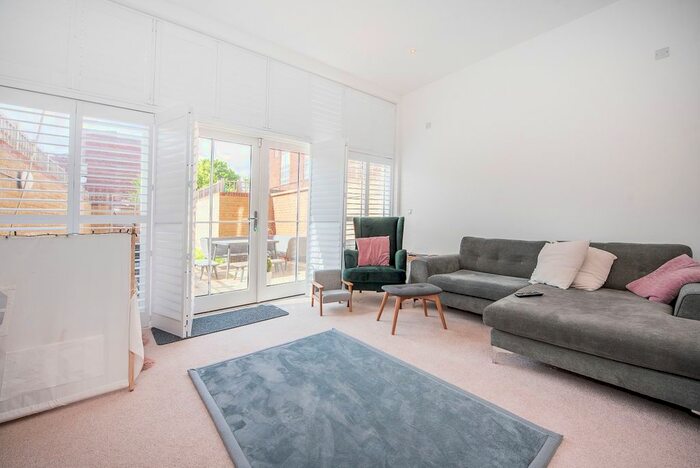 6 Bedroom Terraced House To Rent In Upper Richmond Road, London, SW15