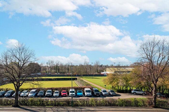 1 Bedroom Apartment For Sale In Rose Hill, Sutton, SM1