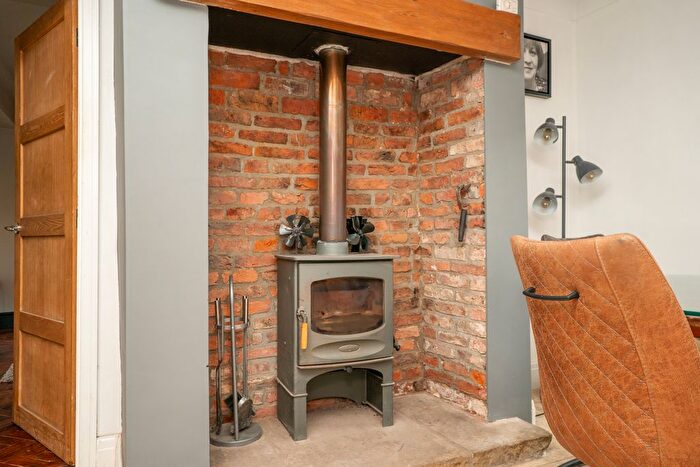 4 Bedroom Detached House For Sale In York Road, Barlby, North Yorkshire, YO8