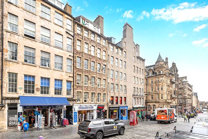 2 Bedroom Flat For Sale In / Jackson's Close, High Street, Edinburgh, EH1