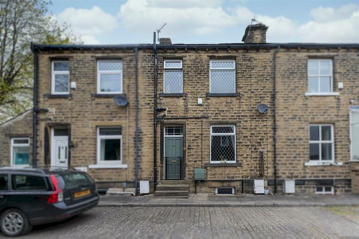 2 Bedroom House To Rent In Temple Street, Lindley, Huddersfield, HD3