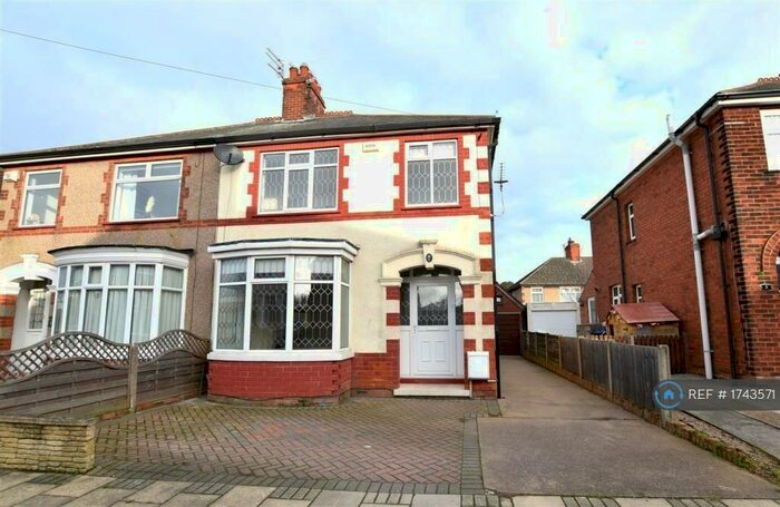 3 Bedroom Semi-Detached House To Rent In Sycamore Avenue, Grimsby, DN33