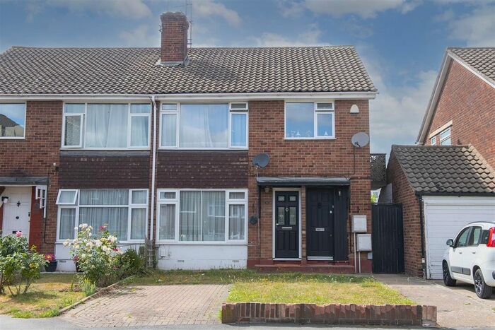 2 Bedroom Maisonette To Rent In Ashby Close, Hornchurch, RM11