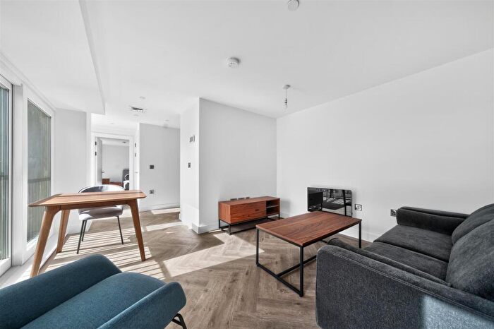 1 Bedroom Apartment To Rent In Chapmans Yard, Upper Gough Street, Birmingham, B1