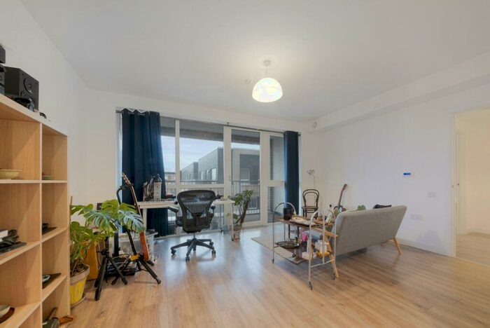 1 Bedroom Apartment To Rent In Charles Darwin House, Canning Town, London, E16