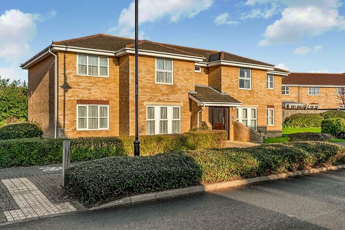 2 Bedroom Flat To Rent In Island Way East, St. Marys Island, Chatham, Kent, ME4