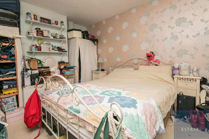 2 Bedroom Semi-Detached House For Sale In Briar Crescent, Exeter, EX2