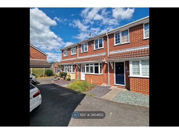 2 Bedroom Semi-Detached House To Rent In Hervey Close, Ipswich, IP9